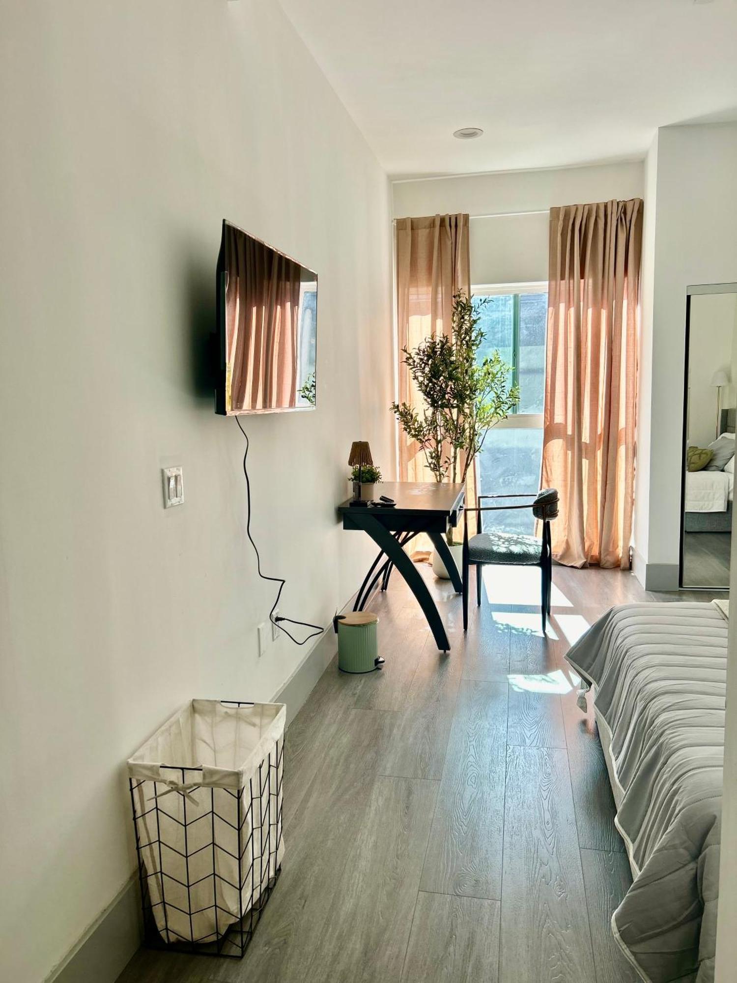 Aparthotel New Lux Skyline Loft In La
